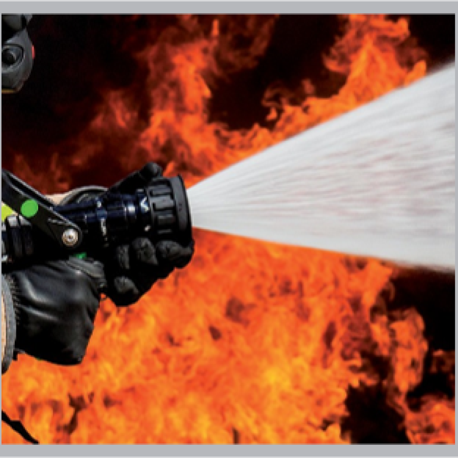 Tipsa Strahlrohr Viper Attack mit 30° Sprühstrahl bei der Brandbekämpfung